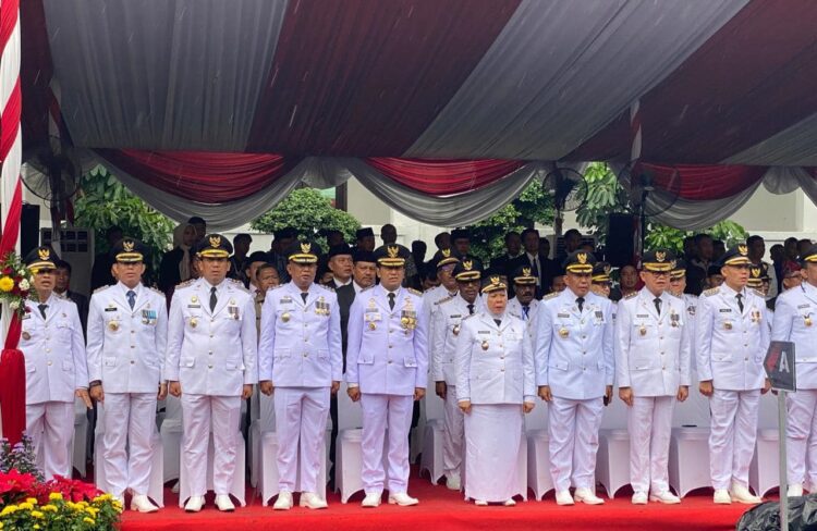 Pj Wako Sonny Ikuti Peringatan Hari Otoda di Surabaya 1 UPACARA HARI OTODA— Pj Wali Kota, Sonny Budaya Putra, A.P, M.Si bersama para gubernur, wali kota dan bupati se-Indonesia mengikuti upacara Hari Ulang Tahun (HUT) Otonomi Daerah (Otda) XXVIII-2024 di Balai Kota Surabaya, Provinsi Jawa Timur, Kamis (25/4).