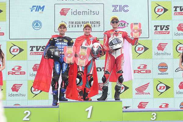 Manfaatkan Kekuatan CBR250RR, Pebalap Astra Honda Kibarkan Merah Putih di ARRC China 1 PODIUM— Pebalap binaan PT AHM meraih hasil positif dalam balapan yang penuh tantangan di Zhuhai International Circuit, Zhuhai, China, Sabtu (20/4).