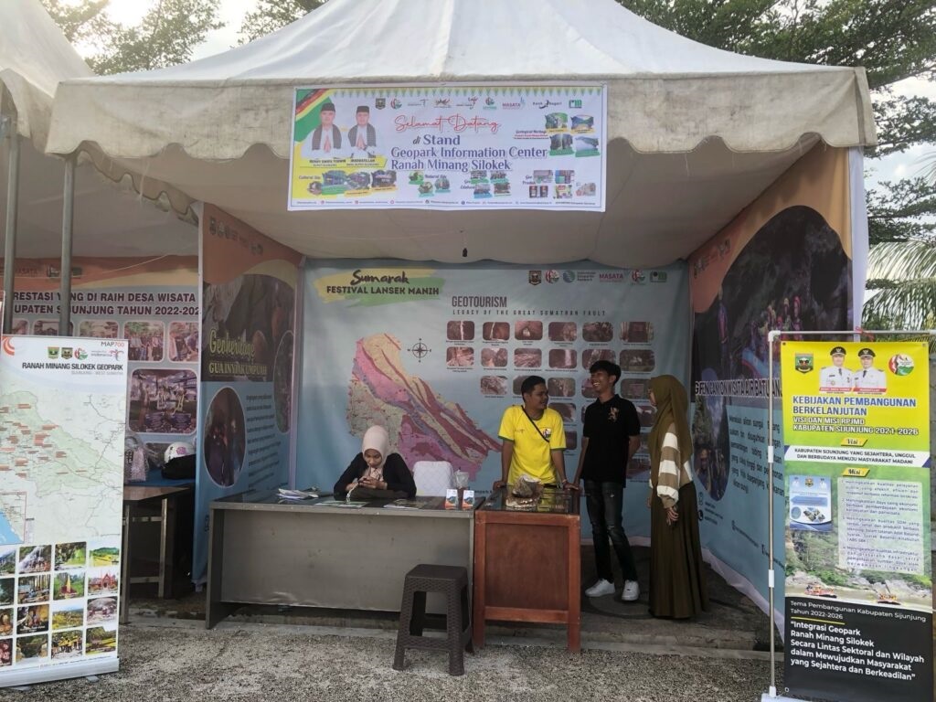 Stand GIC Paling Ramai Dikunjungi