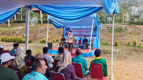 SOSIALISASI PERDA--Anggota DPRD Provinsi  Sumatera Barat,  Maigus Nasir saat melakukan Sosialisasi Perda (Sosper) Provinsi Sumatera Barat Nomor 9 Tahun 2018.