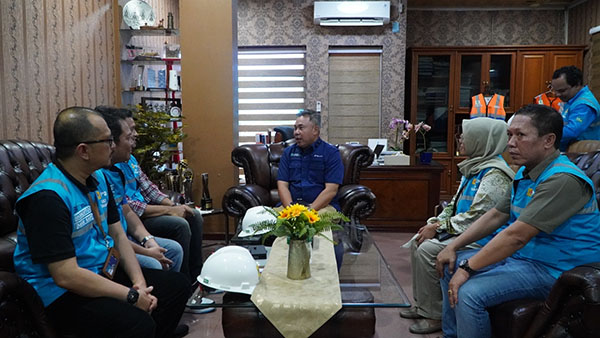 APRESIASI--PT Pelabuhan Indonesia (Pelindo) Regional 2 Teluk Bayur apresiasi kerja cepat dan kesiapan PLN untuk mendukung realisasi pelabuhan hijau atau green port di Sumatera Barat.