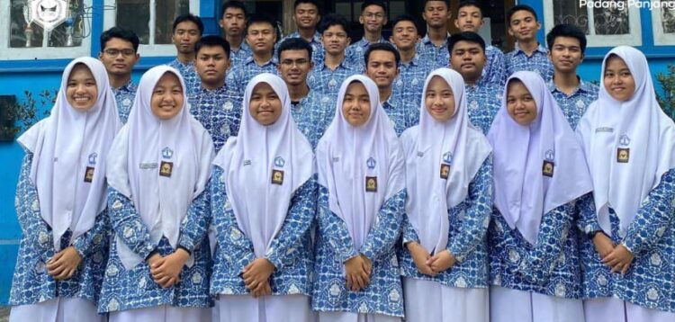 LOLOS OSN— Sebanyak 23 siswa SMA Negeri 1 Padang Panjang dinyatakan lolos mengikuti Olimpiade Sains Nasional (OSN) Tingkat Provinsi Sumatera Barat.