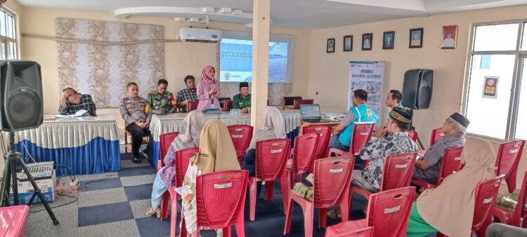 sosialisasi Keselamatan— PLN Unit Pelaksana Pelayanan Pelanggan (UP3) Payakumbuh adakan sosialisasi Keselamatan Ketenagalistrikan (K2) kepada warga Pangian, Kecamatan Lintau Buo, Kabupaten Tanah Datar.