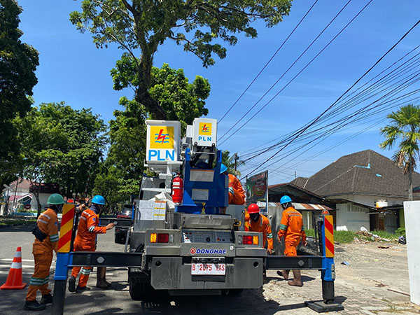 PLN Sukses Amankan Pasokan Listrik Selama Kunjungan Menteri ESDM di Sumbar 1 2 5