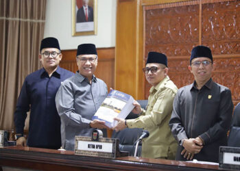 Ranperda Pertanggungjawaban Pelaksanaan APBD Kota Bukittinggi Tahun 2023 di Paripurnakan
