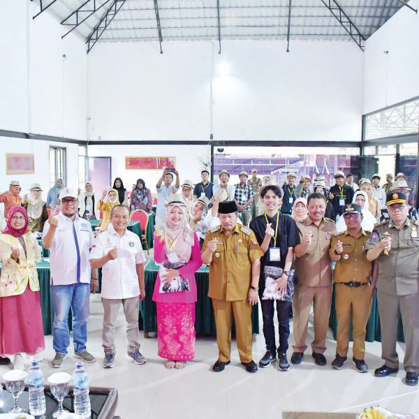 PELATIHAN— 40 orang pengelola homestay di Agam ikuti pelatihan yang difasilitasi Dinas Pariwisata Pemuda dan Olahraga Kabupaten Agam, Senin (20/5).