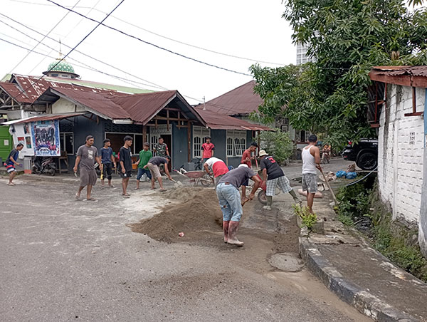 Kegiatan Rutin Tahunan, Kelurahan Alang Laweh Adakan Manunggal, Bulan Bakti Gotong Royong Masyarakat (BBGRM) 1 Antusiasme warga kel alang laweh melaksanakan kegiatan Bulan Bakti Gotong Royong Masyarakat (BBGRM)