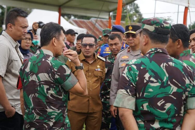 Presiden bakal Kunjungi Pengungsi di Limakaum 1 Akan Dikunjungi Presiden Bupati Eka Putra Pastikan Kesiapan Penyambutan