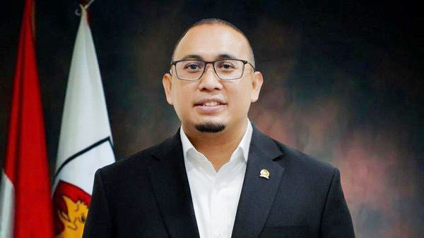 Bantu Korban Bencana Banjir Lahar Dingin dan Longsor di Agam dan Tanah Datar, Andre Rosiade: Gerindra Dirikan Posko dan Dapur Umum 1 Andre Rosiade Gerindra Dirikan Posko dan Dapur Umum Bantu Korban Bencana Banjir Lahar