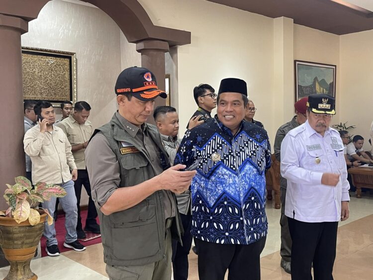 Selalu Terdampak Banjir Bandang, Bupati dan BNPB Cek Lokasi Baru Puskesmas 1 CEK PUSKESMAS SINTUK TOBOH GADANG— Bupati Padangpariaman Suhatri Bur bersama BNPB kunjungi Puskesmas Sintuk Toboh Gadang.