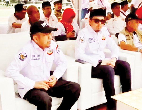 Sekjen DPP IKM: Braditi Moulevey Punya Keinginan Kuat Majukan Tanah Kelahiran di Padang 1 BERSAMA— Sekjen DPP IKM Nefri Hendri (kiri), bersama Pengusaha muda nasional asal Kota Padang yang juga Bacalon Walikota Padang Braditi Moulevey.