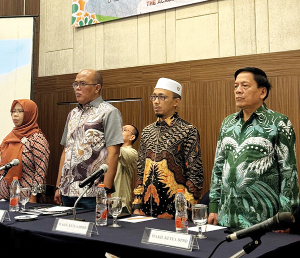 Anggota DPRD Sumbar Komit Tuntaskan Tugas yang Tersisa 1 BIMTEK--Anggota DPRD Sumbar mengikuti Bimbingan Teknis (Bimtek) yang dimulai 22 hingga 25 Mei 2024, bekerjasama dengan Universitas Respati Indonesia, di Acacia Hotel Jakarta.