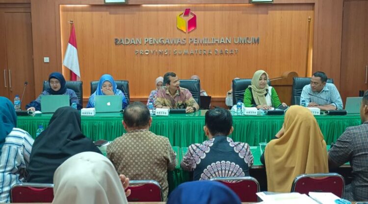 Inspektorat Bawaslu RI Pra Review Anggaran Hibah Pilkada Sumbar 1 KUNJUNGAN PRARIVIEW— Inspektorat Bawaslu RI melakukan kunjungan pra-riview anggaran hibah untuk Pemilihan serentak 2024 ke Bawaslu Sumbar, Kamis (16/5).