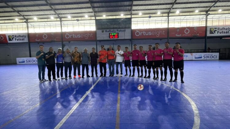 Penyisihan Grup LFN 2024 Sumbar Tuntas, 8 Tim Dipastikan Lolos ke Perempat Final 1 LFN— Gubernur Mahyeldi Ansharullah seusai membuka LFN 2024 zona Sumbar, di Lapangan Rafhely Futsal, By Pass Padang, Sabtu (25/5).