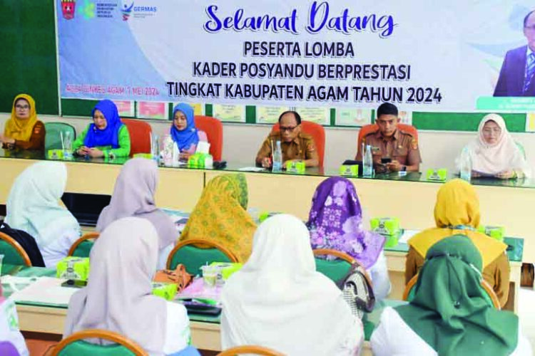 Dinkes Agam Gelar Jambore, Lahirkan Kader Posyandu Handal 1 JAMBORE KADER BERPRESTASI— Dinas Kesehatan Kabupaten Agam menggelar jambore kader berprestasi bagi perwakilan setiap Puskesmas, di aula Puskesmas Lubuk Basung, Selasa (7/5).