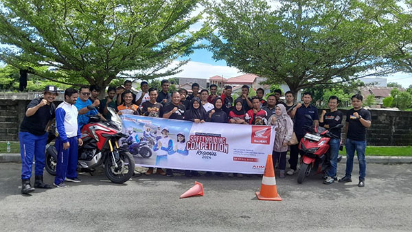 KOMPETISI-Para peserta Honda Community Safety Riding Competition Regional 2024 yang diselenggarakan PT Menara Agung.