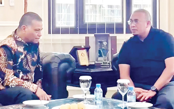 Andre Rosiade Apresiasi KBRI Qatar Bikin Suasana Stadion Seperti di GBK 1 APRESIASI KBRI— Anggota Komisi VI DPR RI Andre Rosiade mengunjungi Kedutaan Besar Indonesia di Doha, Qatar, saat menyaksikan pertandingan Timnas U23 di ajang Piala Asia.