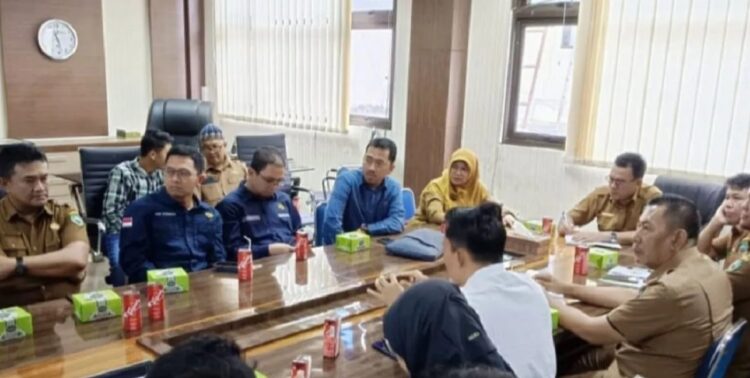 Pembangunan Pembangkit Listrik Geothermal Bonjol Diteruskan 1 PEMBAHASAn— Perwakilan Medco Geothermal Sumatera bersama Pemda Pasaman melakukan rapat evaluasi gabungan antara pihak Kementerian ESDM, PT Medco Geothermal Sumatera dan Pemerintah Kabupaten Pasaman, di ruang Sekdakab Pasaman.
