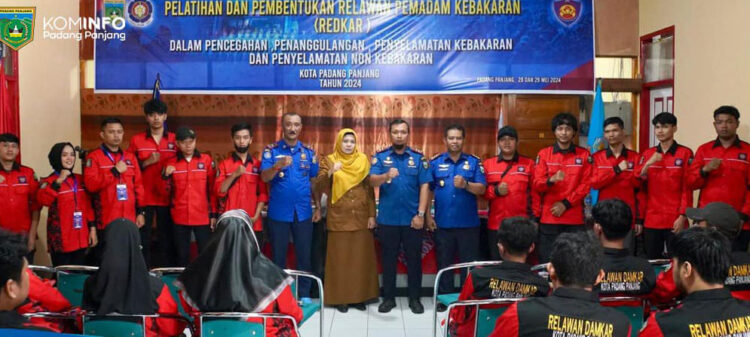 Relawan Pemadam Kebakaran Dibentuk 1 Relawan Pemadam Kebakaran Dibentuk