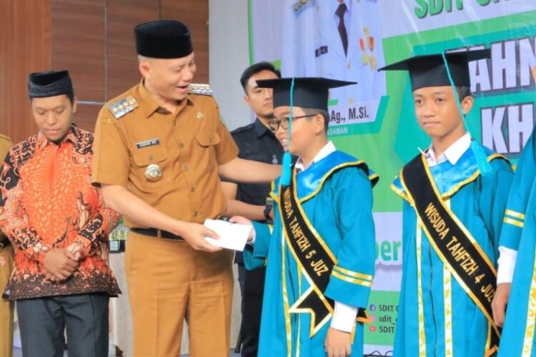 SDIT Cahaya madani Lubuksikaping Yayasan Al Madani Pasaman gelar Tahniah