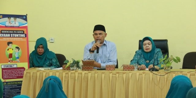 Percepatan Penurunan Stunting, TP-PKK Kota Solok Gelar Peningkatan Kapasitas Kader 1 PEMBEKALAN—Para kader PKK Kota Solok diberikan pembekalan dalam rangka menekan angka stunting di Kota Solok.