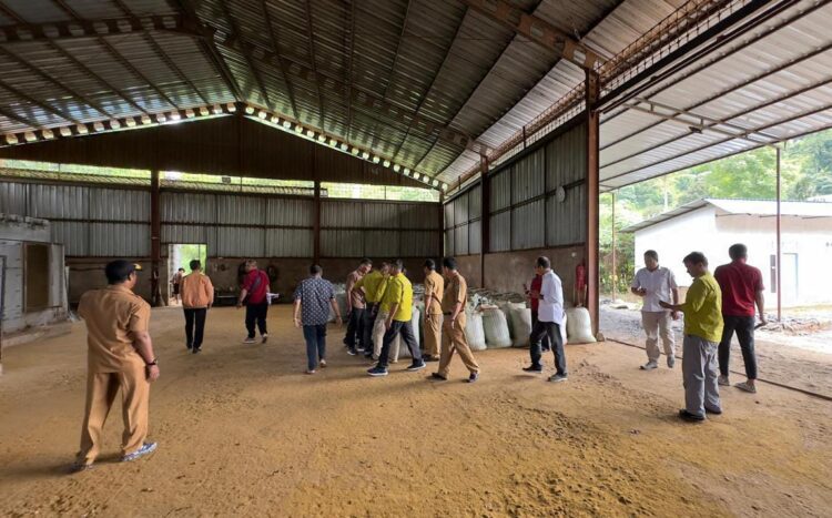 Tim Operasi Gabungan Data Dua Orang WNA Asal India Di Kecamatan Sutera, Pessel 1 b92e4d70 6d01 4352 845d 3b35c656d914