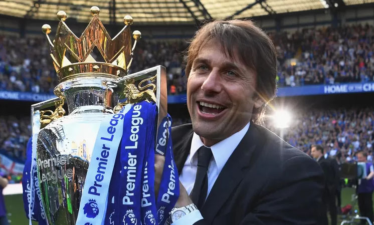 Disebut Jadi Pelatih dengan Gaji Termahal di Serie A, Antonio Conte Digadang-gadang Jadi Pelatih Napoli 1 TRANSFER PELATIH— Antonio Conte saat memenangkan trofi Liga Inggris bersama Chelsea. Dirinya disebut-sebut akan menjadi pelatih Napoli musim depan.