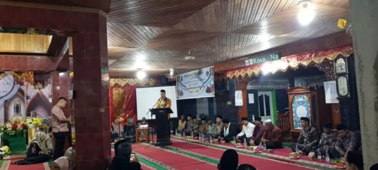 Buka MTQ Tingkat Kecamatan Koto VII, Benny Dwifa: Pelajar Hafal Al-Quran 30 Juz Dapat Umroh Gratis 1 PEMBUKAAN MTQ— Bupati Sijunjung, Sumatera Benny Dwifa Yuswir membuka secara resmi Musabaqah Tilawatil Quran (MTQ) ke-XXXVI Tingkat Kecamatan Koto VII.