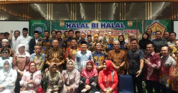 Halal Bi Halal IKKP Jabodetabek, Banten, Purwakarta, Sabar AS Paparkan Capaian Pembangunan 1 hadiri—Bupati Pasaman Sabar AS hadiri halal bihalal Ikatan Keluarga Kabupaten Pasaman (IKKP) Jabodetabek, Banten, Purwakarta di Ball room Graha Artha Madani Kalimalang Bekasi.