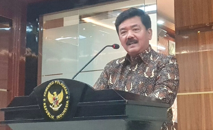 Pemerintah Bentuk Satgas Judi Online, Dipimpin Menkopolhukam 1 KETUA SATGAS— Menteri Koordinator Bidang Politik, Hukum, dan Keamanan (Menko Polhukam) Hadi Tjahjanto bakal menjadi Ketua Satuan Tugas (Satgas) Pemberantasan Judi Online.