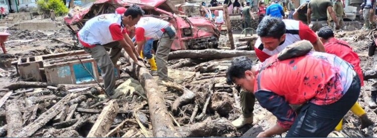 Pencarian Korban Hilang Terus Dilanjutkan 1 personeol pol pp saumbar