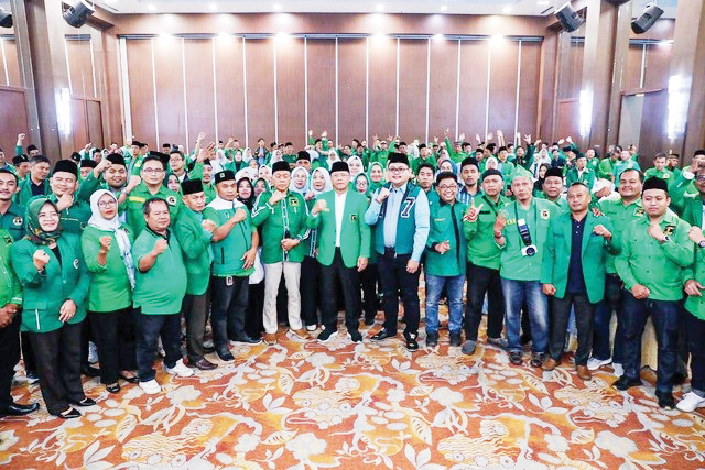 Dewan Majelis PPP Desak Segera Gelar Muktamar Usai Tak Lolos ke Parlemen 1 Rapimnas--Dewan Pimpinan Pusat (DPP) Partai Persatuan Pembangunan (PPP) telah sukses menggelar Rapat Pimpinan Nasional (Rapimnas) IX di Serang.