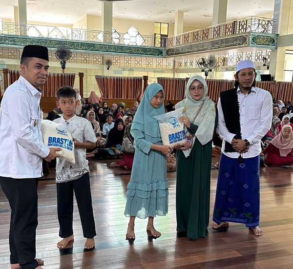 AHSAN Care Luncurkan Program Brastim di Kota Solok 1 Yayasan AHSAN Care meluncurkan Program Brastim di Kota Solok, Rabu (12/6) di Masjid Agung Solok. Peluncuran dilaksanakan langsung oleh Wakil Wali Kota Solok, Ramadhani Kirana Putra. Foto: Dokumentasi AHSAN Care