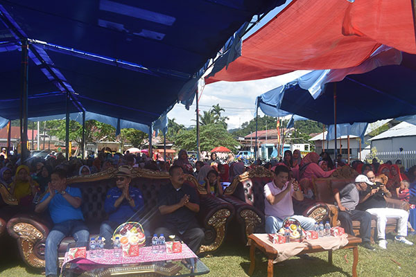 PPDI Buka Usaha Batik bagi Disabilitas 1 APRESIASI MASYARAKAT— Amril Amin, Ketua DPW PAN Provinsi Sumbar Indra Dt Rajo Lelo dan Anggota DPRD Provinsi Sumbar Dapil 2 Hendra Halim berserta tamu undangan saat silaturahmi bersama warga Kecamatan Padang Selatan dan Padang Timur serta Kelompok Senam.