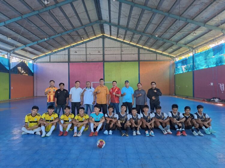 Anak Nagari Pauh V Gelar Open Turnamen Futsal Bamus Cup 2024 1 TURNAMEN FUTSAL— Bamus Anak Nagari Pauh V menggelar Open Turnamen Futsal Bamus Cup 2024 di gelar pada tanggal 24-25 juni 2024. di Lapangan Piai Futsal.