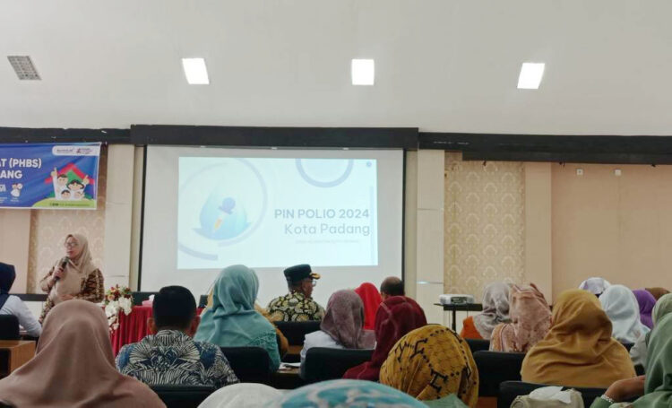 SUKSESKAN PIN POLIO 2024— Dinas Kesehatan (Dinkes)  Kota Padang menggelar sosialisasi PIN Polio 2024 dengan melibatkan seluruh stakeholder di Aula Dinkes Kota Padang, Kamis (20/6).