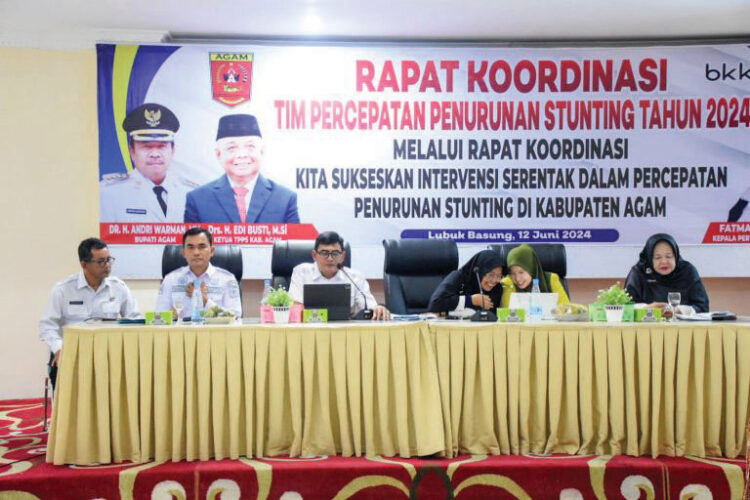 Wujudkan SDM Berkualitas dan Menurunkan Angka Stunting, Tingkatkan Kesehatan Ibu dan Anak 1 RAPAT KOORDINASI— Rapat Koordinasi Tim Percepatan Penurunan Stunting tahun 2024 di Aula Bappeda Agam, Lubuk Basung, Rabu (12/6).