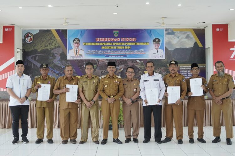 Bupati Perpanjang Masa Jabatan 6 Wali Nagari 1 Bupati Perpanjang Masa Jabatan 6 Wali Nagari