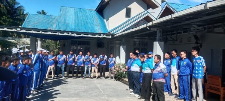 Kontingen O2SN Dilepas, Atlet Diminta Jaga Stamina dan Keseriusan dalam Bertanding 1 Bupati Suhatri Bur Para Atlit Harus Jaga Stamina dan Keseriusan Dalam Bertanding