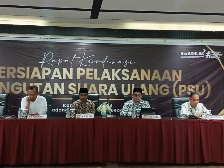 Desain Surat Suara PSU DPD RI Disetujui 1 Pemungutan Suara Ulang--Desain surat suara untuk Pemungutan Suara Ulang (PSU) Calon Anggota Dewan Perwakilan Daerah (DPD) RI daerah pemilihan (Dapil) Sumatera Barat (Sumbar) telah di finalisasi dan telah disetujui.
ist