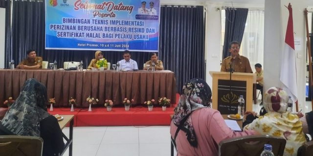 Implementasi Perizinan Berusaha, Memudahkan Pelaku Usaha Dapat Sertifikat Halal 1 BIMTEK— Dinas Penanaman Modal dan Pelayanan Terpadu Satu Pintu Kota Solok menggelar bimbingan teknis.