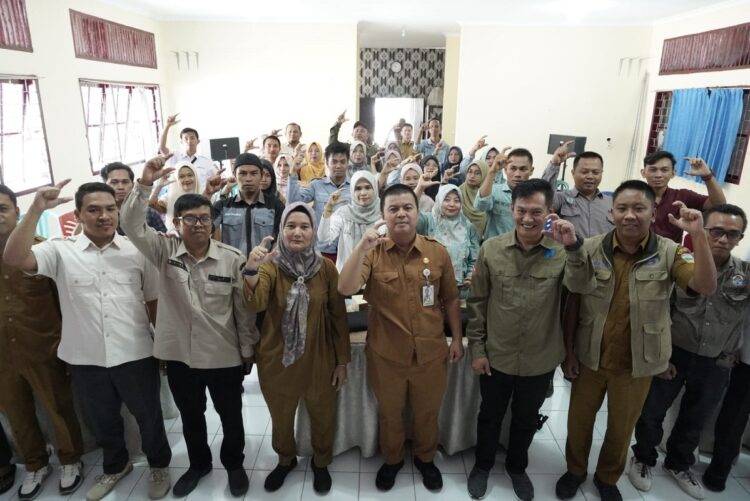 Pemkab Dorong Penguatan Peran Pelayanan Informasi Nagari 1 USAI—Kepala Dinas Komunikasi dan Informatika Solok Selatan Firdaus Firman usai pembukaan Penguatan Peran PPID Nagari se-Kabupaten Solok Selatan Tahun 2024 di Kantor Camat Sungai Pagu, Selasa (25/6).