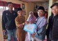 Camat Barangin Serahkan BLT, Untuk 14 Orang Penerima Manfaat Triwulan Kedua 11 Camat Barangin Serahkan BLT, Untuk 14 Orang Penerima Manfaat Triwulan Kedua