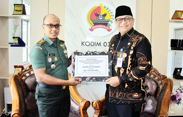 Kodim 0312 Terima Dana Hibah Pengamanan Pilkada Rp350 Juta dari Pemko 1 Kodim 0312 Terima Dana Hibah Pengamanan Pilkada Rp2024 dari Pemko