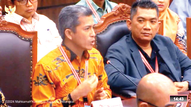 Sidang Lanjutan Perkara PHPU Pileg 2024 Sumbar, MK akan Bacakan Putusan pada 7-10 Juni 1 SIDANG PERKARA PHPU— Hamdan, Ketua Divisi Hukum dan Pengawasan KPU Provinsi Sumbar saat mengikuti sidang lanjutan perkara PHPU Pileg Sumbar di MK, Senin (3/6).