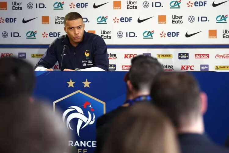 Mbappe Akui Berlabuh ke Madrid karena Tidak Bahagia di PSG, Mulai dari Adanya Tekanan Hingga Ancaman 1 KONFERENSI PERS— Kylian Mbappe saat konferensi pers timnas Prancis di Longeville-les-Metz pada 4 Juni 2024.