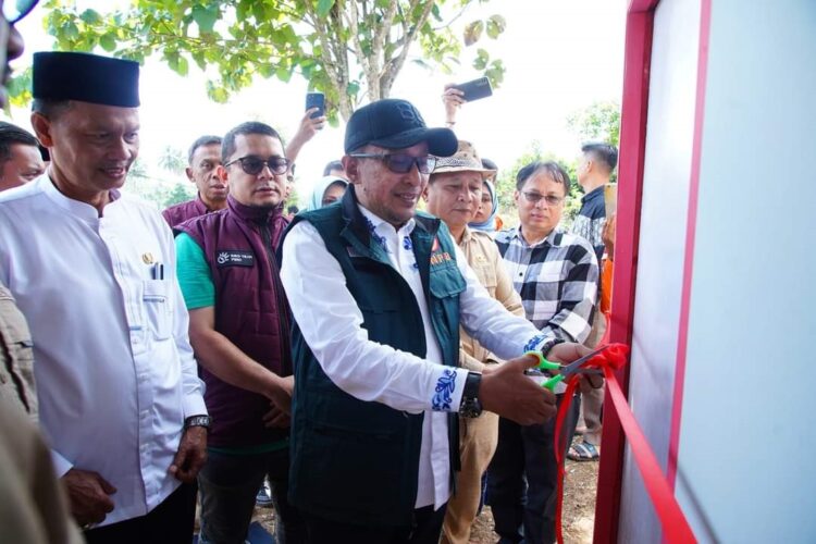 Perantau III Koto Serahkan 2 Unit Rumah Huntara