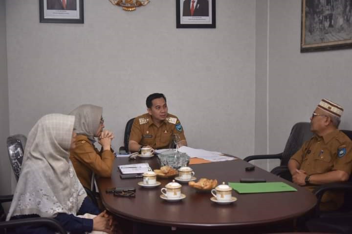 Terkait Pengendalian Inflasi dan Penanggulangan TBC, Kemenko PMK Gelar Rakor Virtual 1 IKUT—Pj Wali Kota Sawahlunto Fauzan Hasan dan jajarannya langsung ikuti rakor virtual.