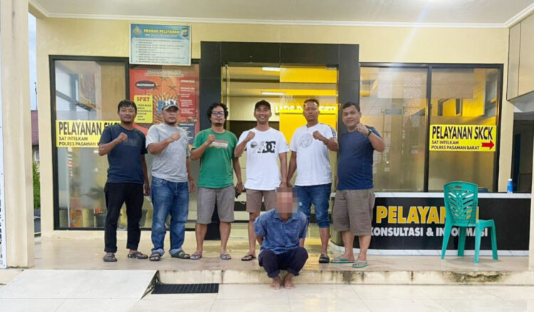 Karyawan Perkebunan Sawit Perkosa Anak Tetangga, Dieksekusi di Lapangan Voli dan Rumah Kerabat 1 PEMERKOSA— Pelaku NF yang diduga memperkosa anak tetangganya ditangkap jajaran Satreskrim Polres Pasbar.