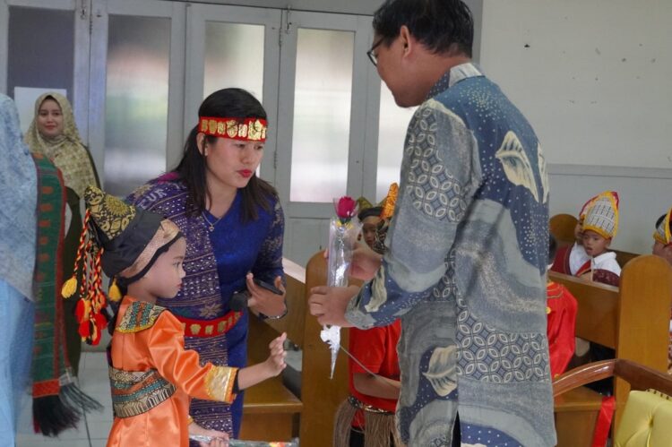 Rayakan Kelulusan, TK Petrus Gelar Perpisahan dan Pentas Seni 1 Rayakan Kelulusan TK Petrus Gelar Perpisahan dan Pentas Seni